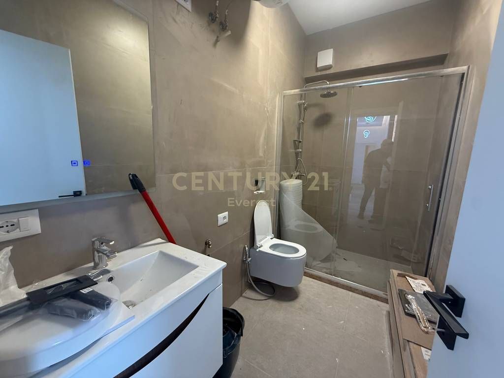 SIRI KODRA, APARTAMENT I RI 2+1 MODERN PER QIRA