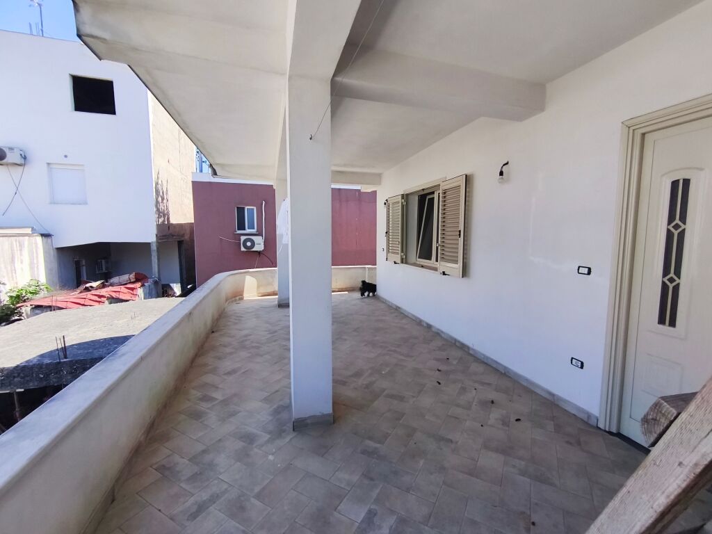 Apartament 2+1 me qira në qendër të Durrësit Stacioni Trenit
