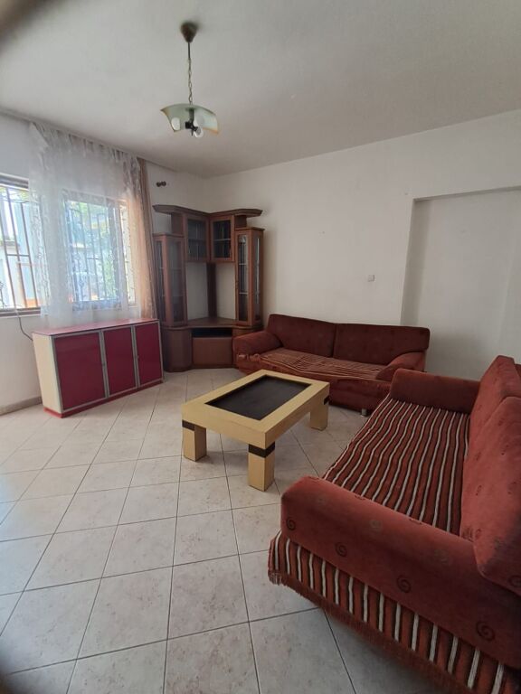 Qera | Shtëpi private 2 + 1 | Shkozë | 350 €/muaj