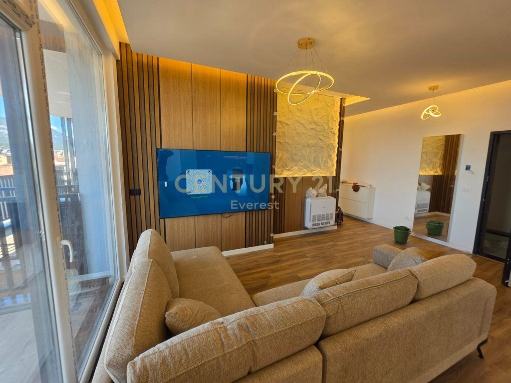 SIRI KODRA, APARTAMENT I RI 2+1 MODERN PER QIRA