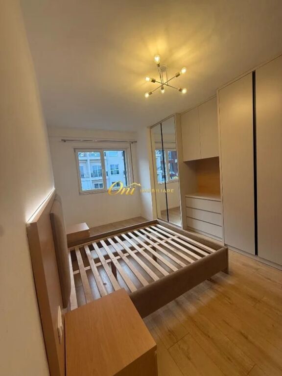 RRUGA DRITAN HOXHA, APARTAMENT ME QERA 1+1