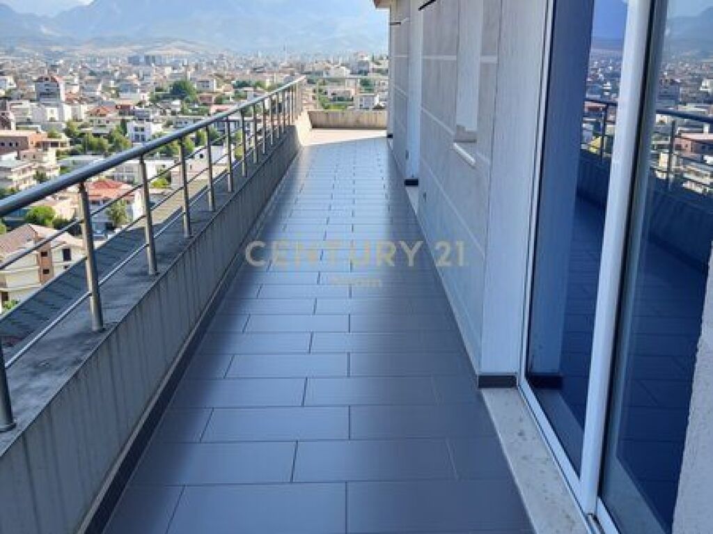 SHITET APARTAMENT 2+1|BALLKON 33M2 ME PAMJE FANTASTIKE