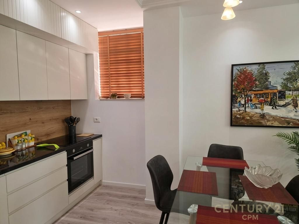 Jepet me Qira Apartament Modern 1+1 tek Rruga Sales