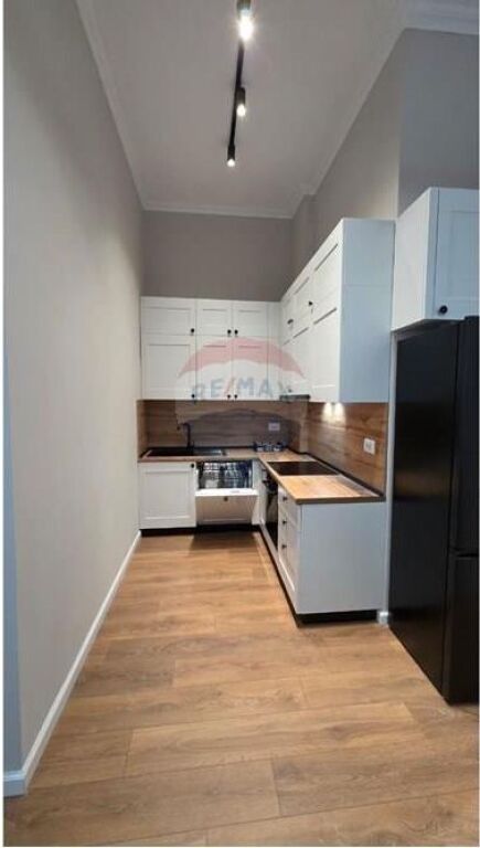 Apartament 1+1 plus postparkim, Liqeni i Thate