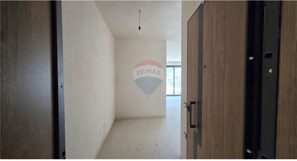 🌊 APPARTAMENTO 2+1+2 + GARAGE IN VENDITA – LUNGOMARE, VLORË