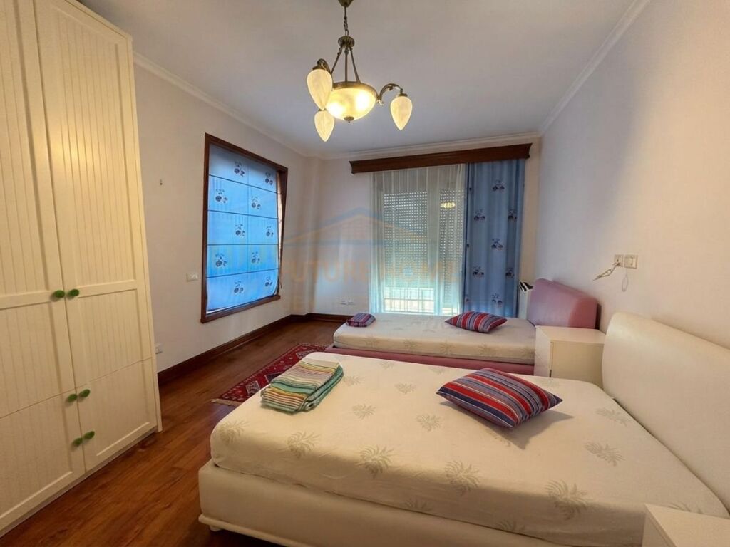 Qira, Apartament 4+1+3, Blloku, Tiranë