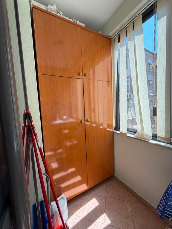 Affittiamo appartamento 1+1 vicino a XHAMIA E TABAKEVE VIA ELBASANIT