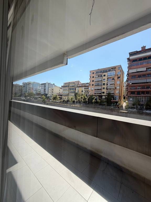 KOMUNA E PARISIT, JAPIM APARTAMENT 2+1+2 ME QERA!
