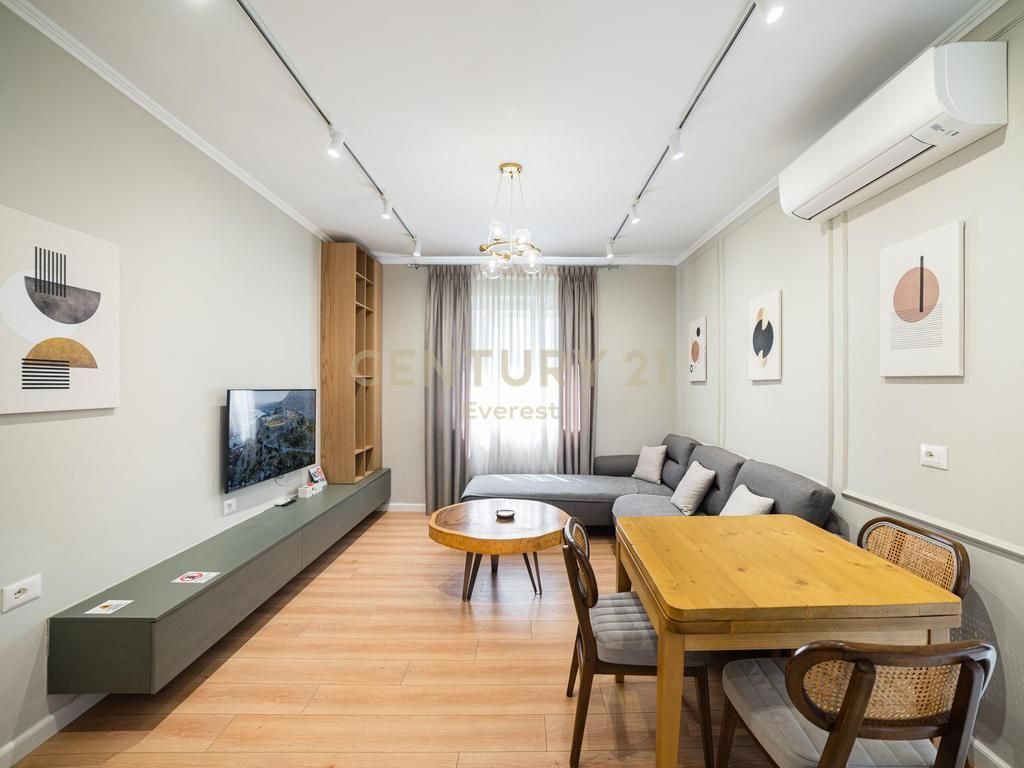 PAZARI I RI, SHESIM APARTAMENT 2+1