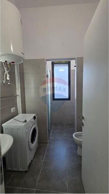 Apartament - Për Qira - Liqeni I Thatë, Tiranë