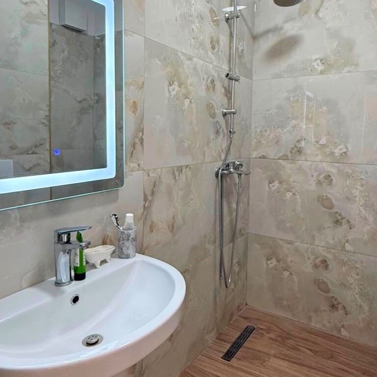 🏡 SHITET APARTAMENT 2+1 | PRANË GJIMNAZIT PARTIZANI ✨