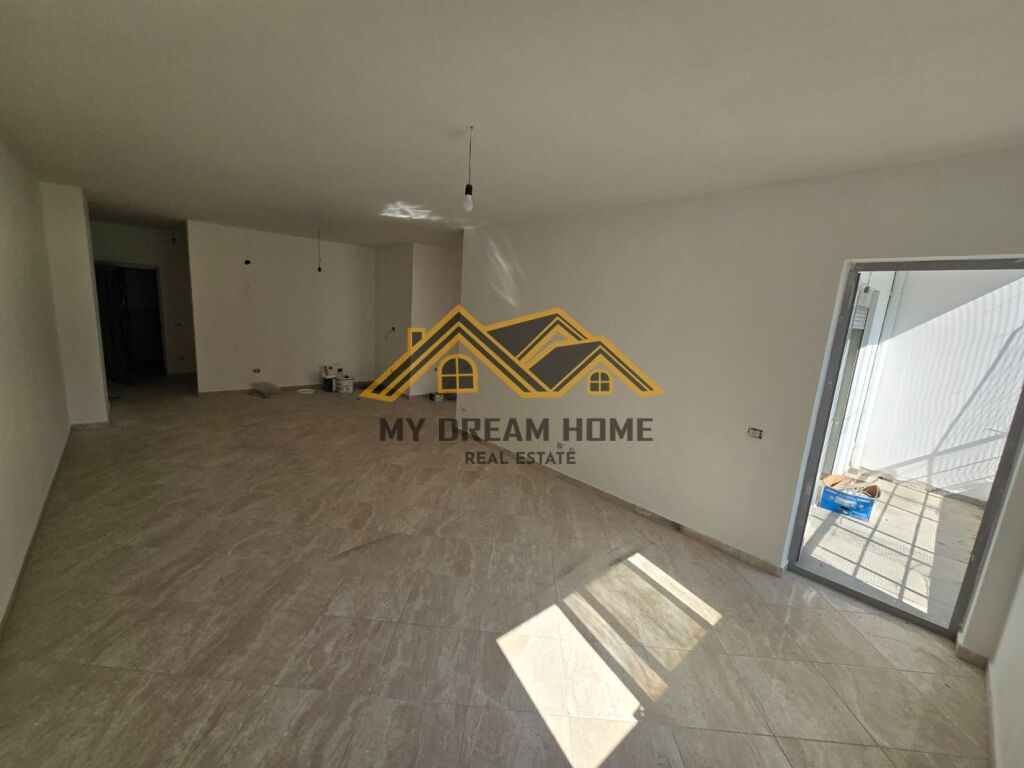 SHITET APARTAMENT 1+1 TEK STACIONI TRENIT
