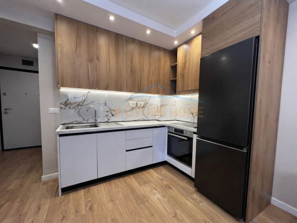 Qera , Apartament 1+1 , Blloku , Tirane