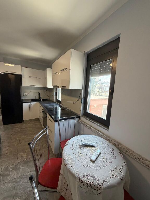 Ne zonen e Don Boscos, Rruga Eshref Frasheri, prane Viva Market, 2+1+verande, 55,000 Leke
