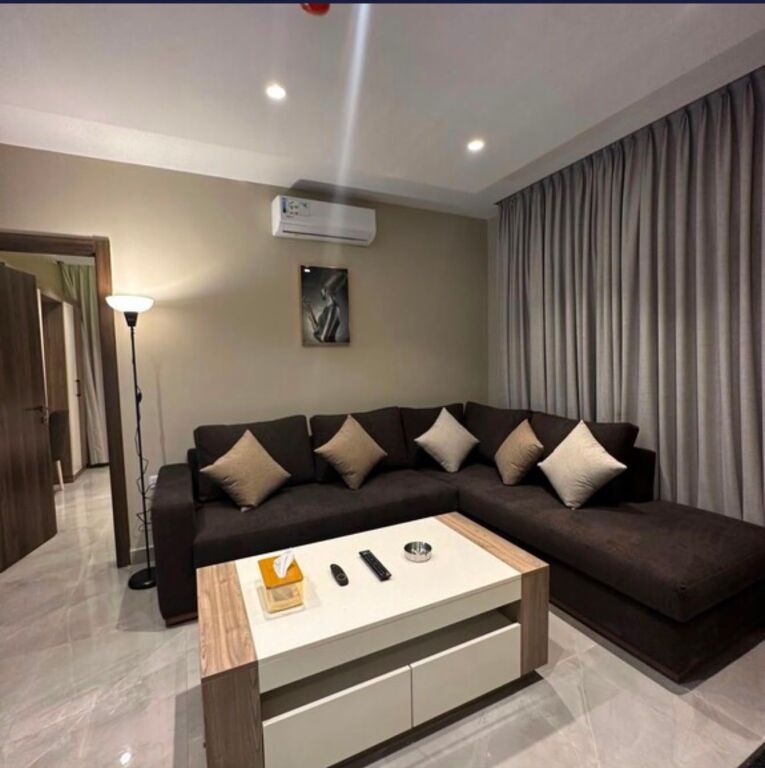 Bulevardi i Ri, Jepet me qera apartament 1+1.