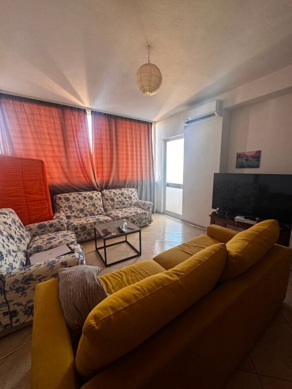 Jepet apartament 1+1 me qera tek Universiteti Europian