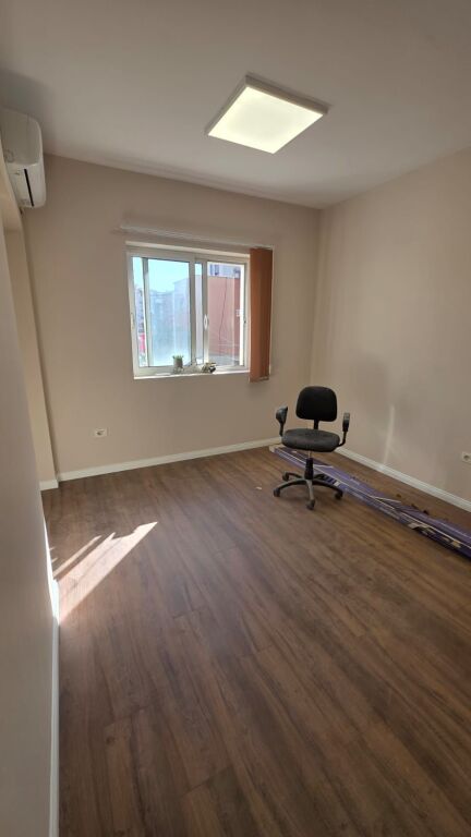 JEPET AMBIENT ZYRE ME QIRA – KOMUNA E PARISIT