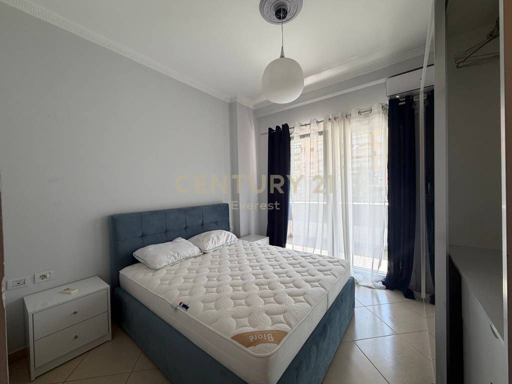 KOMUNA E PARISIT, JAPIM APARTAMENT 2+1+2 ME QERA!
