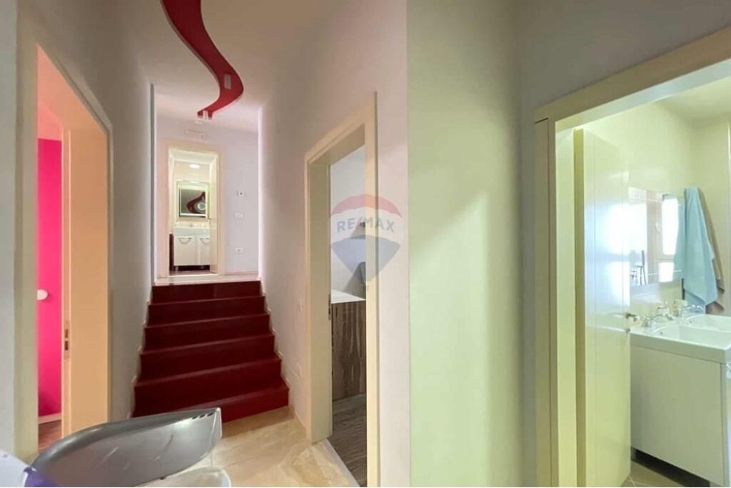 Penthouse 4+1+2 Kopshti Zoologjik