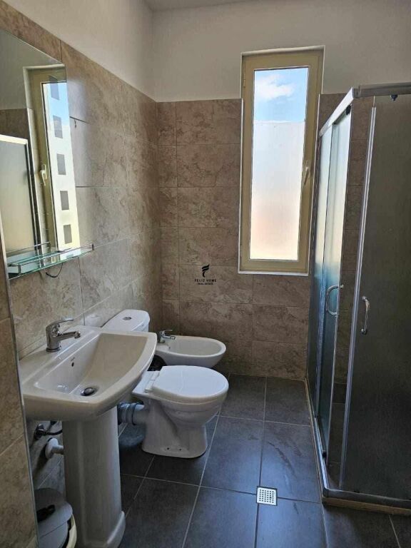 APARTAMENT ME QERA 2+1 RRUGA DRITAN HOXHA 55.000 LEKE FH-89276