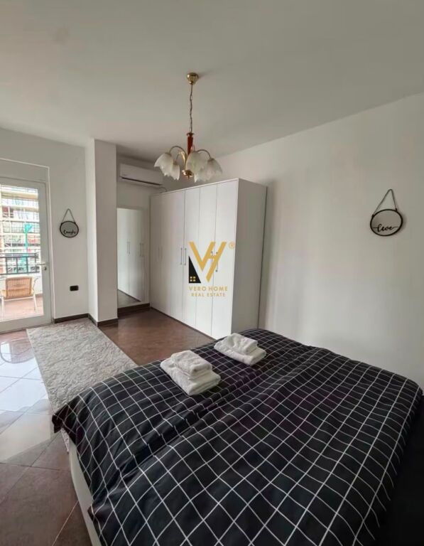 JEPET APARTAMENT 1+1+VERANDE ME QERA NE BLLOK 700 EURO