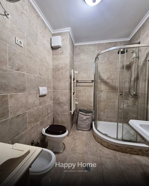Elite Apartment 4+1 | Garda Area  ✨ FOR RENT – ELITE APARTMENT 4+1+3 + PARKING SPACE  In one of the most prestigious areas of Tirana, in the Garda area,  