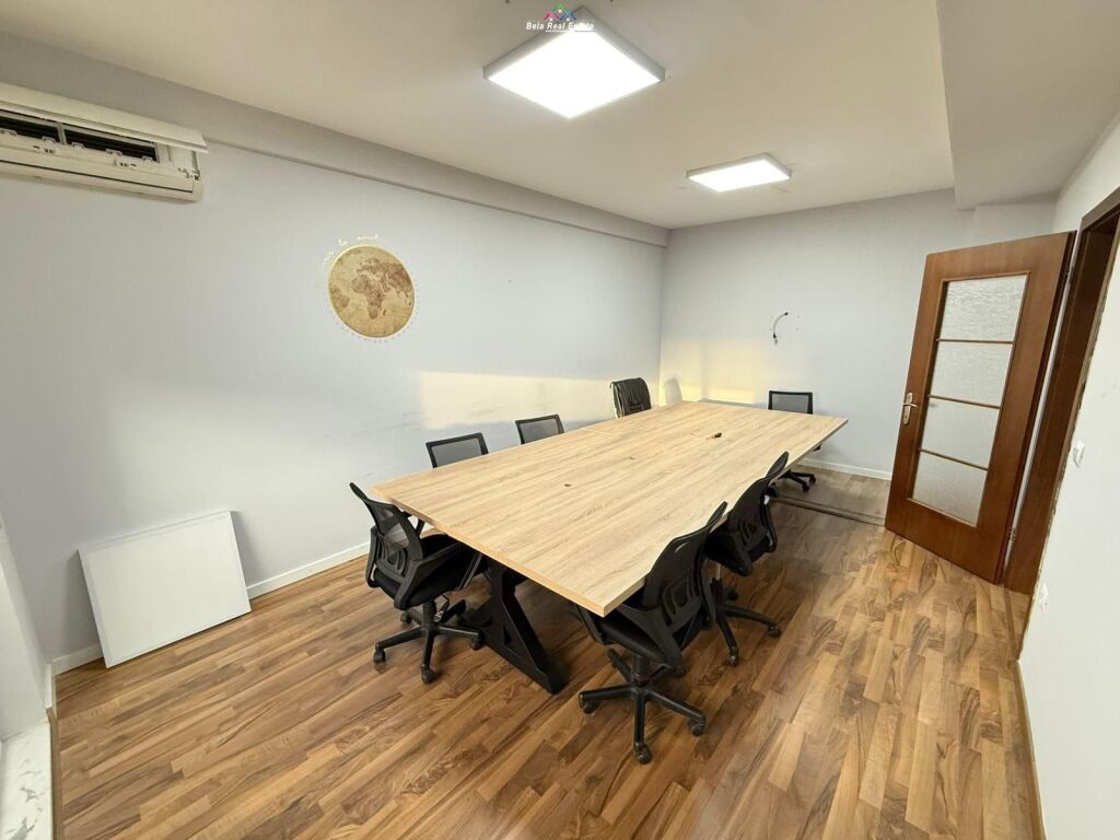 Zyre me qera tek 21 Dhjetori (ID BZ2806) Tirane