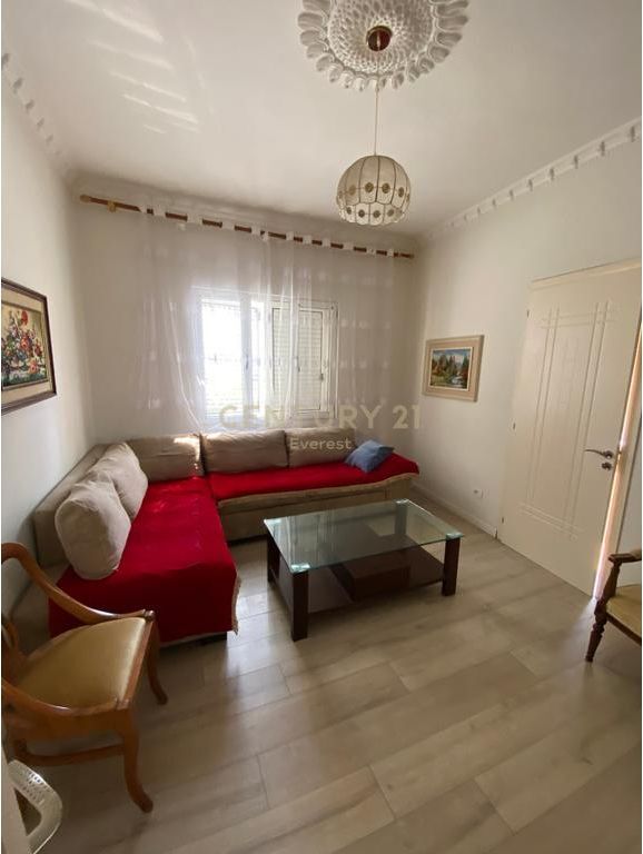 RRUGA E KAVAJES, APARTAMENT 2+1 PER QIRA
