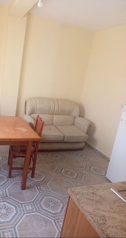APARTAMENT 2+1. 33000 LEKE.RRUGA 5 MAJI