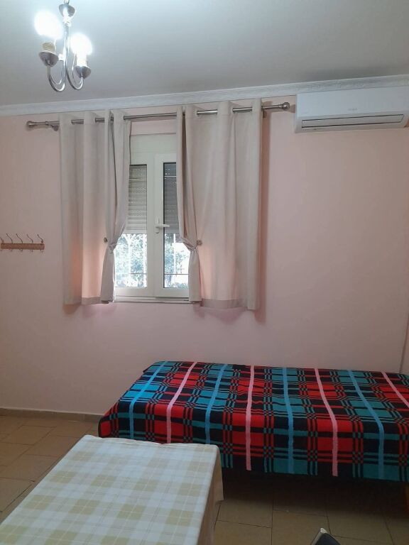 MONOLOCALE 23000 LEKE.VIA 5 MAGGIO