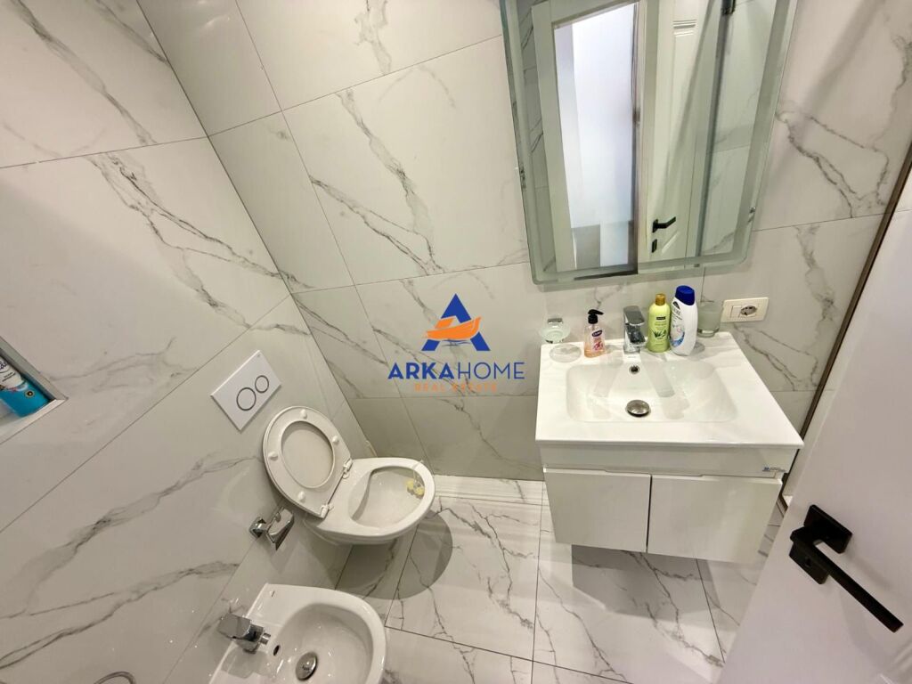 APPARTAMENTO IN AFFITTO 1+1+BALCONE "RRUGA E KOSOVAREVE" 900 EURO