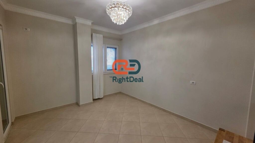 Super Okazion !!Tek Liqeni I Thate, Shitet Super Apartament 2+1+2 !!