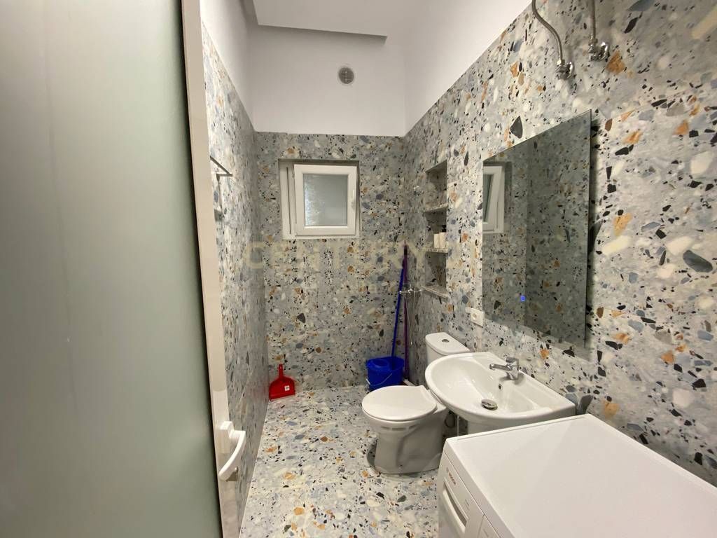 Jepet me qira apartament 1+1 në Astir !