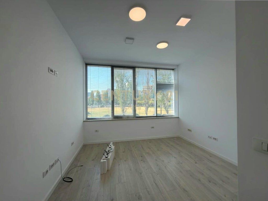 Office for rent near Dinamo Stadium!