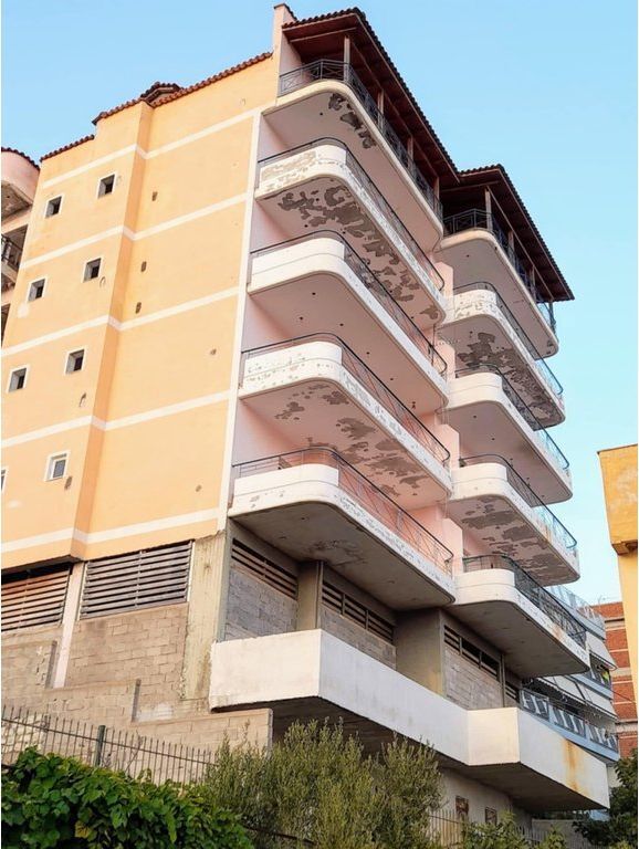 SARANDË, SHESIM GODINË 7 KATE ME PAMJE NGA DETI 2,000,000 €