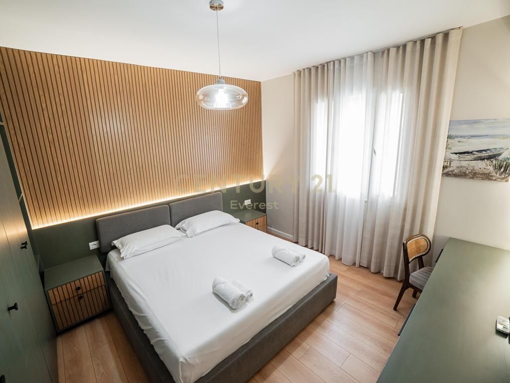 PAZARI I RI, SHESIM APARTAMENT 2+1
