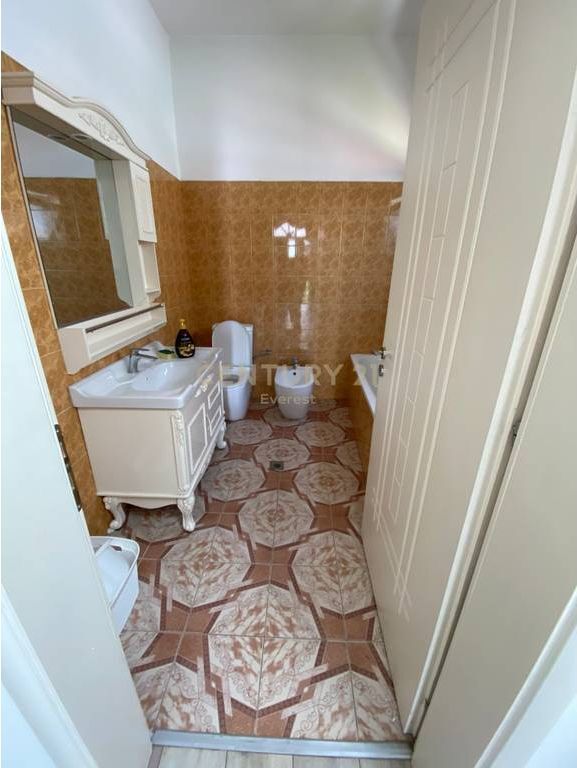 RRUGA E KAVAJES, APARTAMENT 2+1 PER QIRA