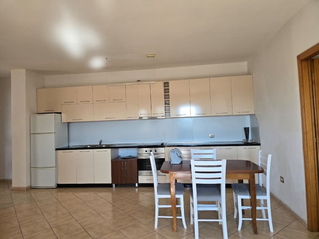 APARTAMENT PER QIRA 2+1 ZOGU I ZI