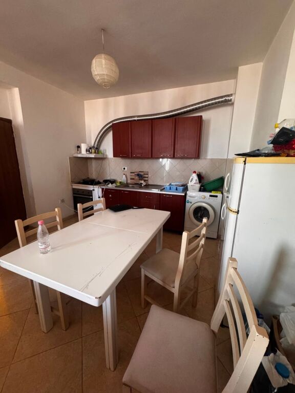 Jepet apartament 1+1 me qera tek Universiteti Europian