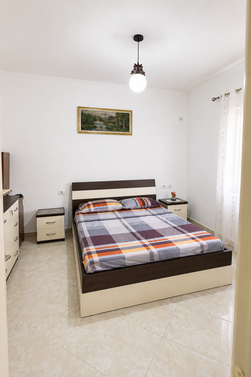 Shitet apartament 2+1