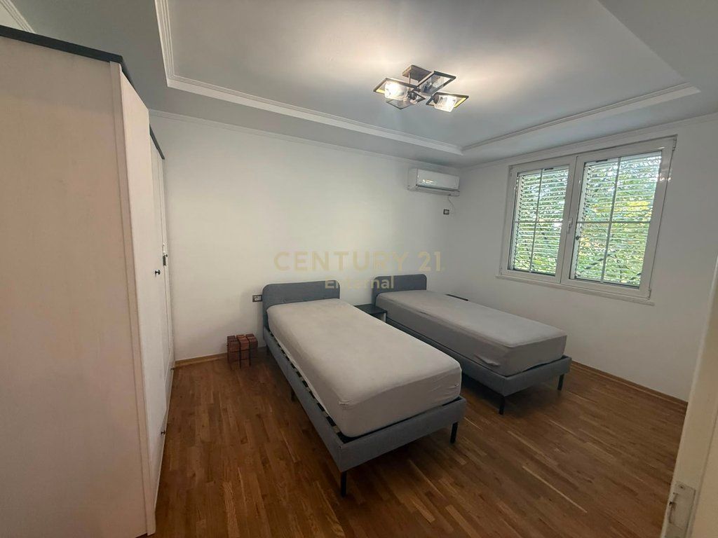 JEPET ME QIRA | NJËSI BANIMI / SHËRBIMI 2+1 – SHESHI WILSON PER BANIM OSE ZYRA 870 € /Muaj 80,000 Lekë /Muaj