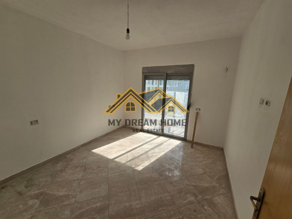 SHITET APARTAMENT 1+1 TEK STACIONI TRENIT