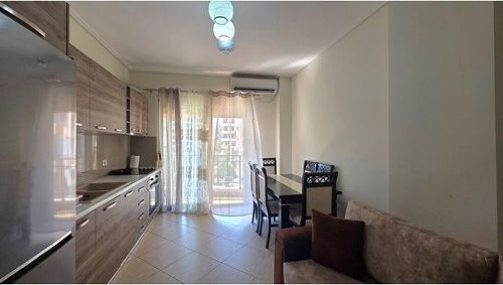 Apartament 1+1 me qera ne Lungo Mare,pas Hanover