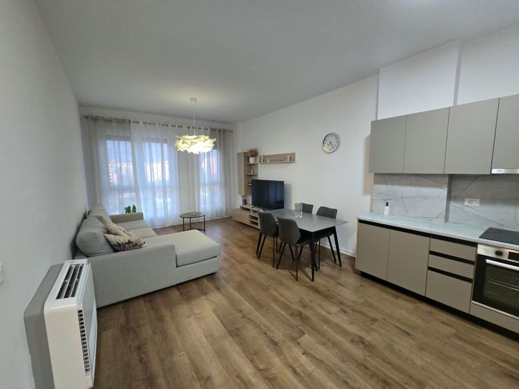 Apartament 2+1 me Qira 5 Maji Tirane