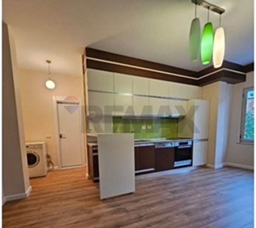 Shitet apartament 1+1 tek Mine Peza