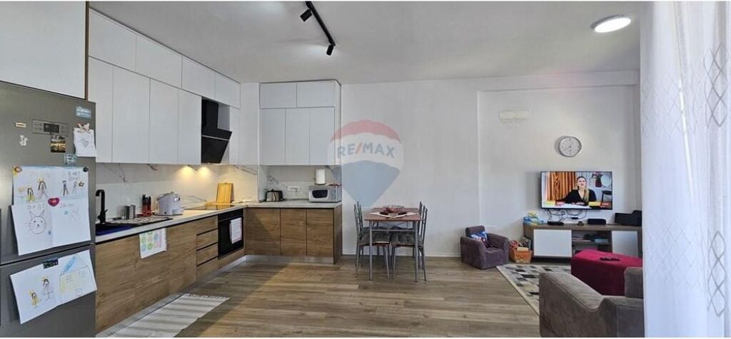 Apartament - Për Qira - Bulevardi i Ri, Tiranë