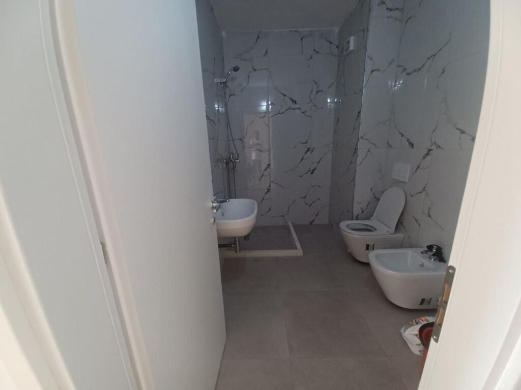 Apartament 2+1 me qira "Rr.Dibres"