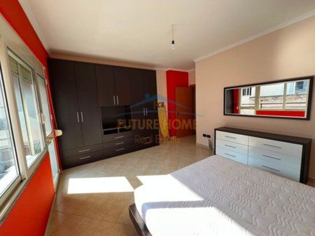 Shitet, Apartament 2+1, Liqeni i Thate, Tirane.