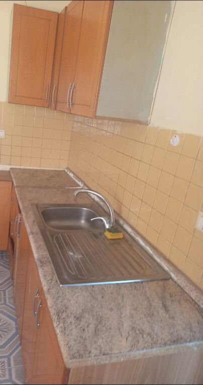 APARTAMENT 2+1. 33000 LEKE.RRUGA 5 MAJI