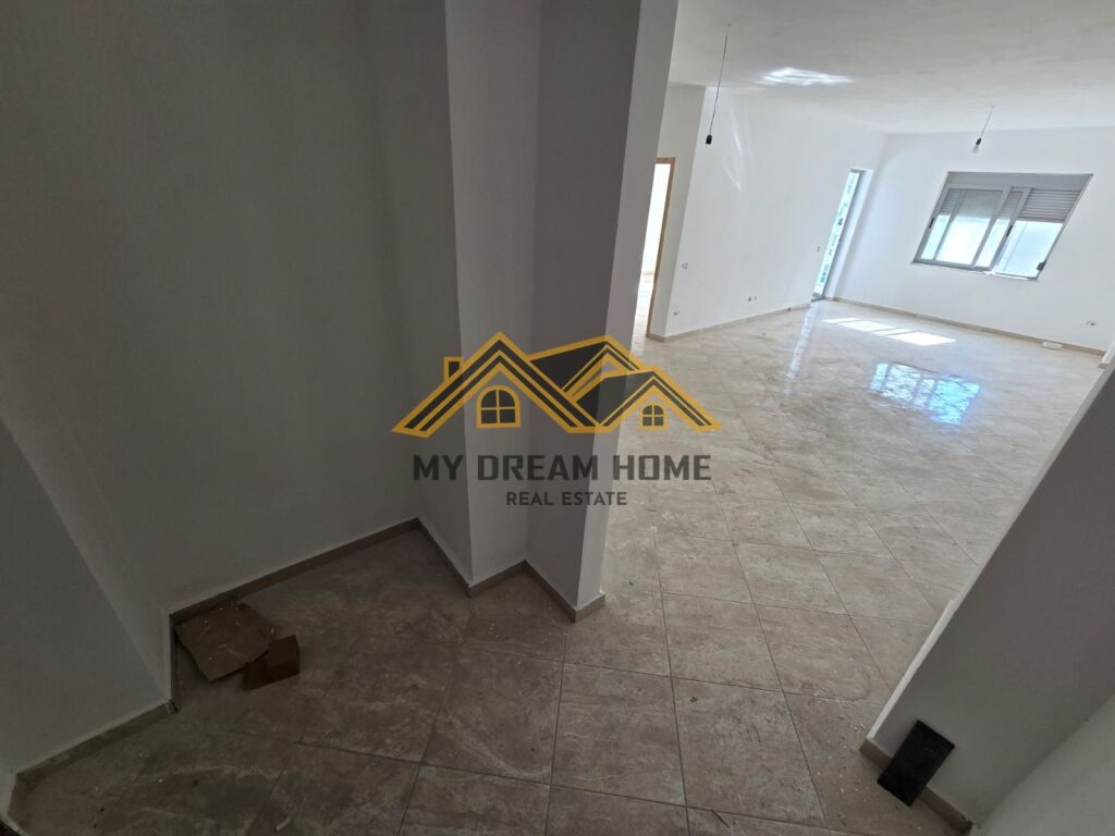 SHITET APARTAMENT 1+1 TEK STACIONI TRENIT